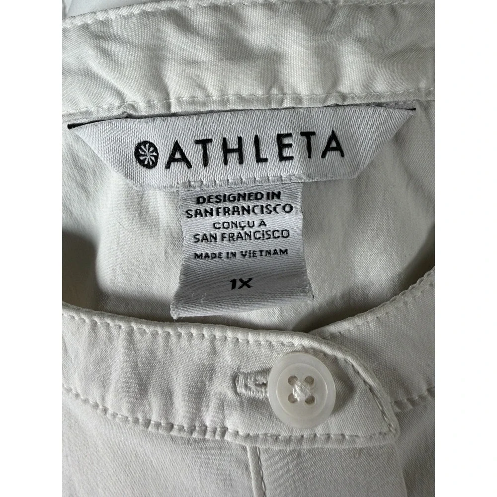 Athleta 1X White Sleeveless Blouse Hidden Button Front Lightweight Top